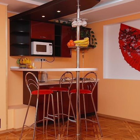 קייב House In Bohatyrska Street מראה חיצוני תמונה