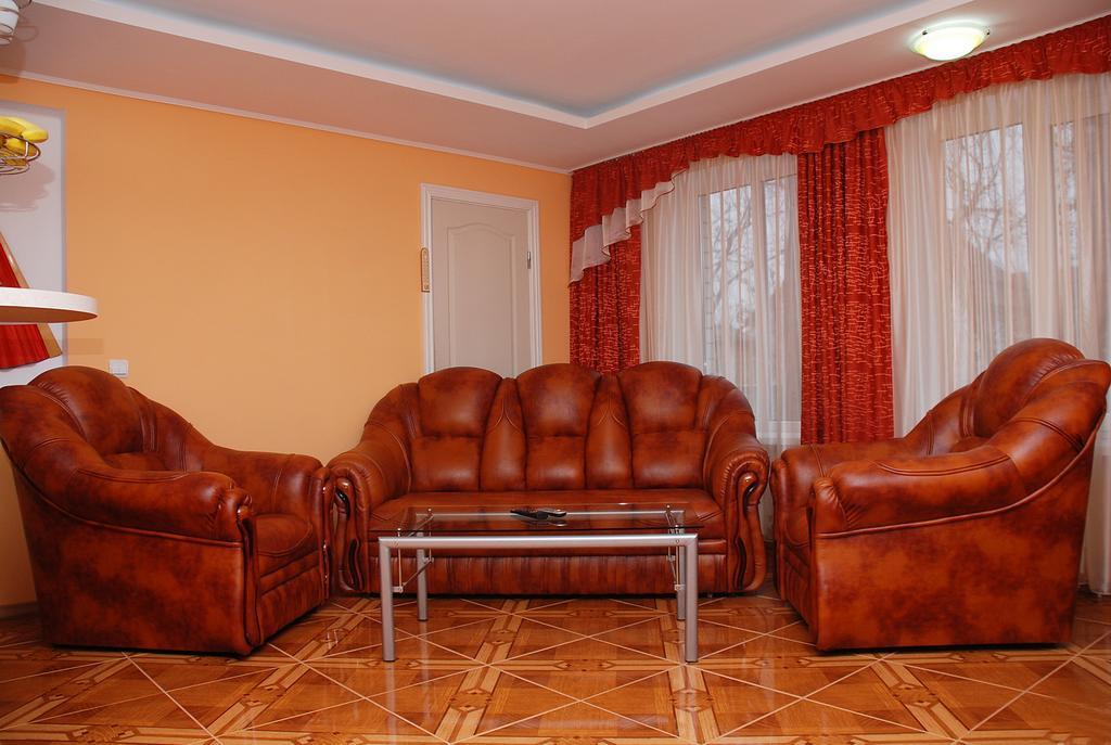 קייב House In Bohatyrska Street מראה חיצוני תמונה
