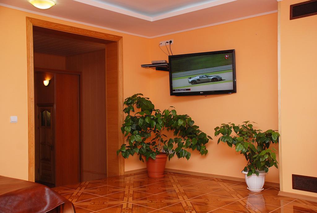 קייב House In Bohatyrska Street מראה חיצוני תמונה